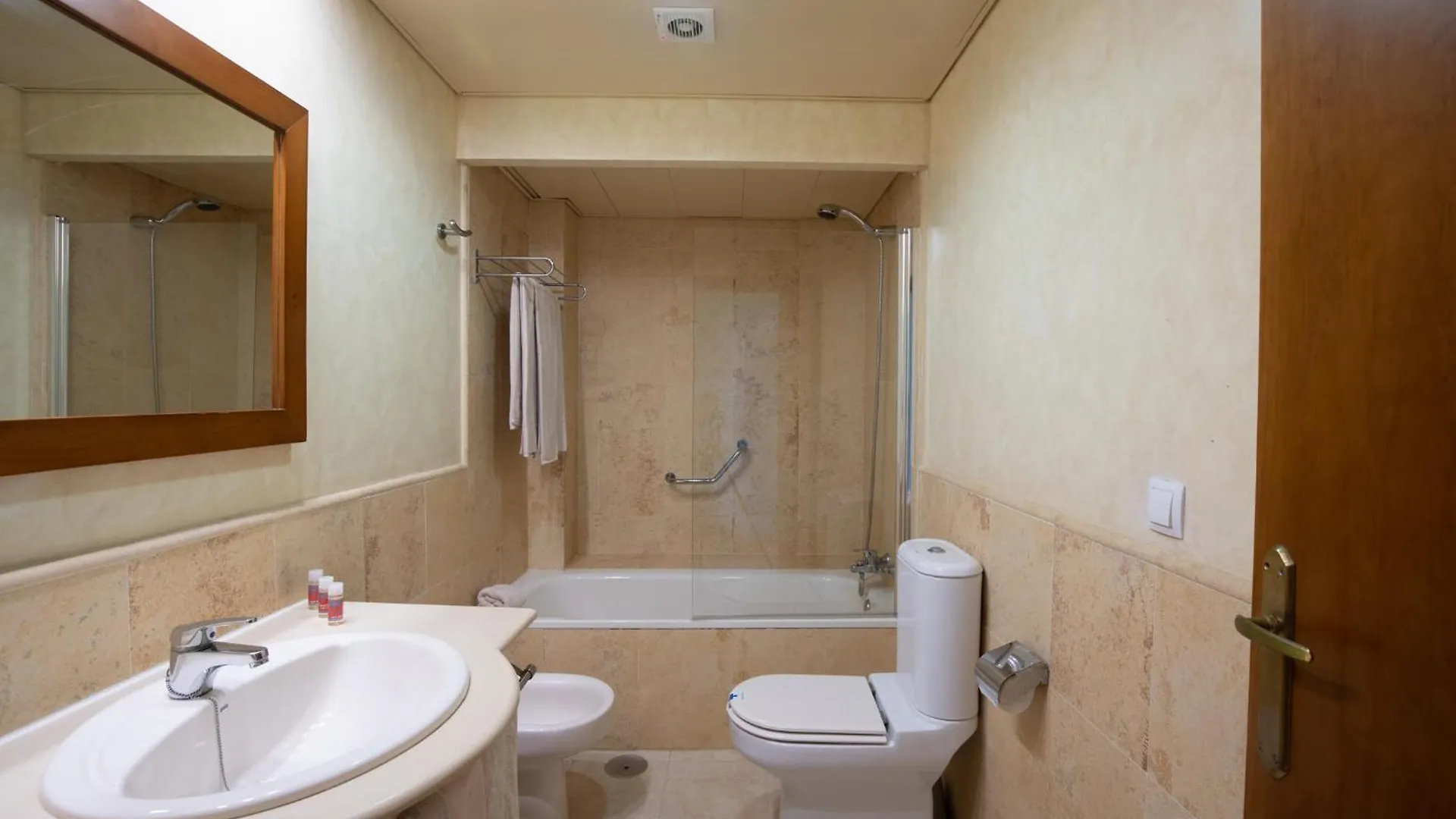 Leo Rentals Isla Canela Apartment